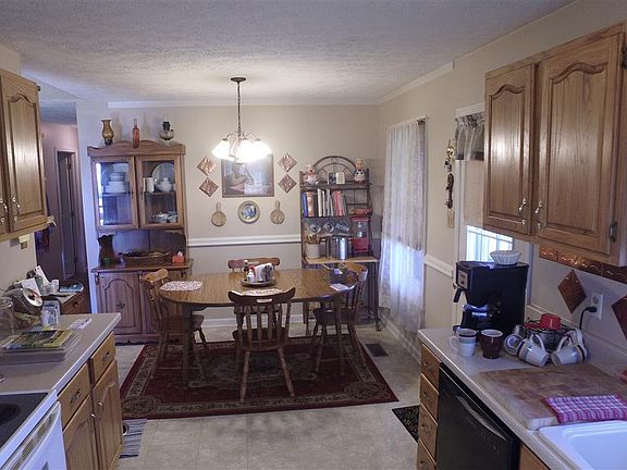 4th image of 165 Sunkist Village Ln