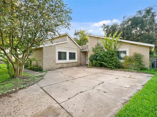 1606 Stone Lake Dr