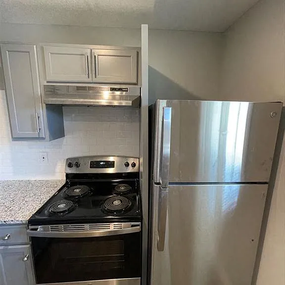 Chelsea Apartments — Photo 13