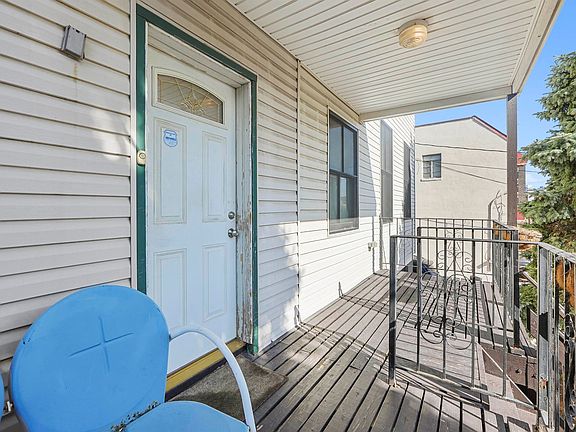 3rd image of 16 Henry St #2