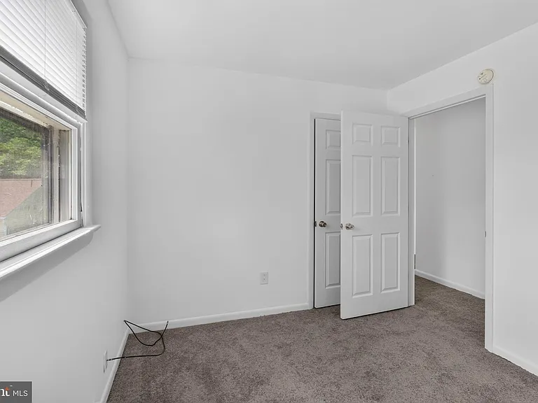 351 Calvert St — Photo 10