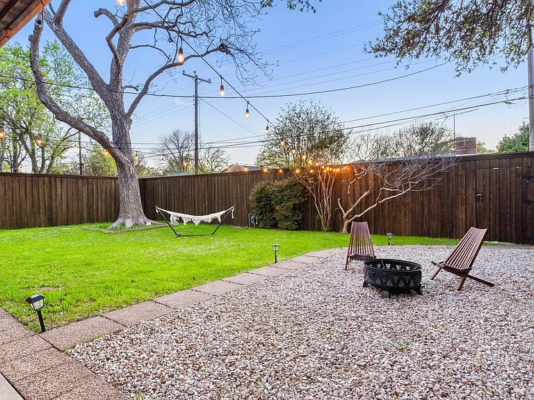 9209 Lindaro Ln — Photo 23