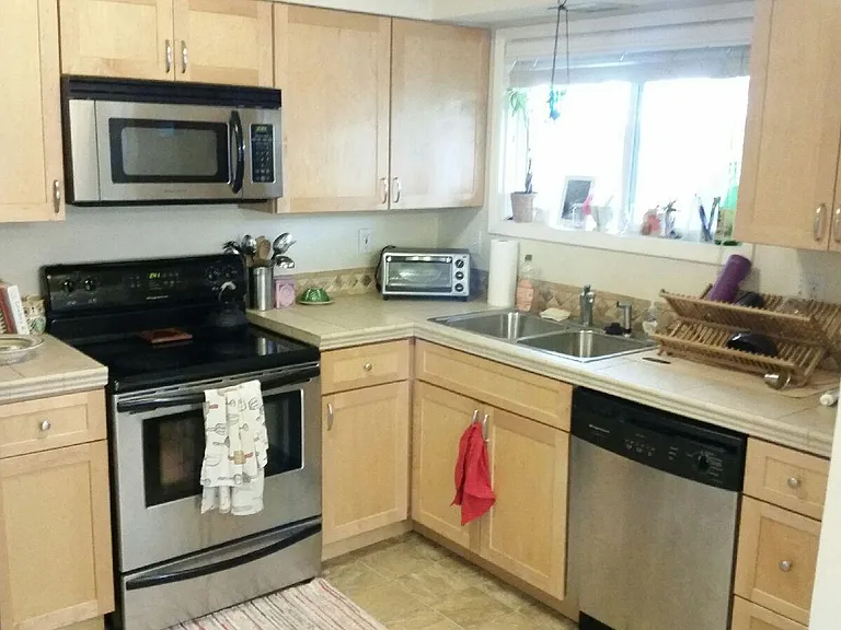 1035 SW Bertha Blvd #16 — Photo 2