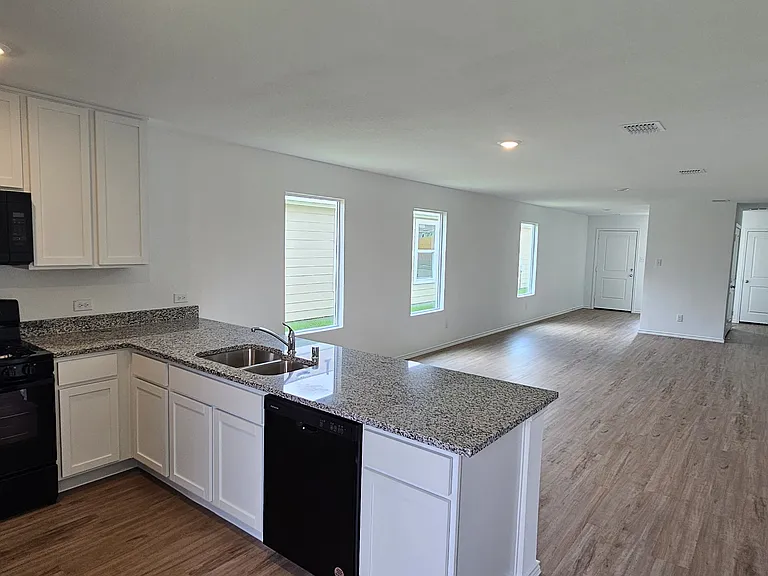 1121 Desert Willow Dr — Photo 24
