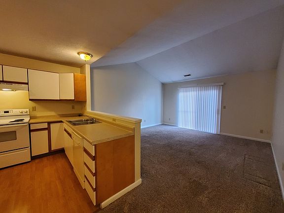 2nd image of 599 Kenny Ln