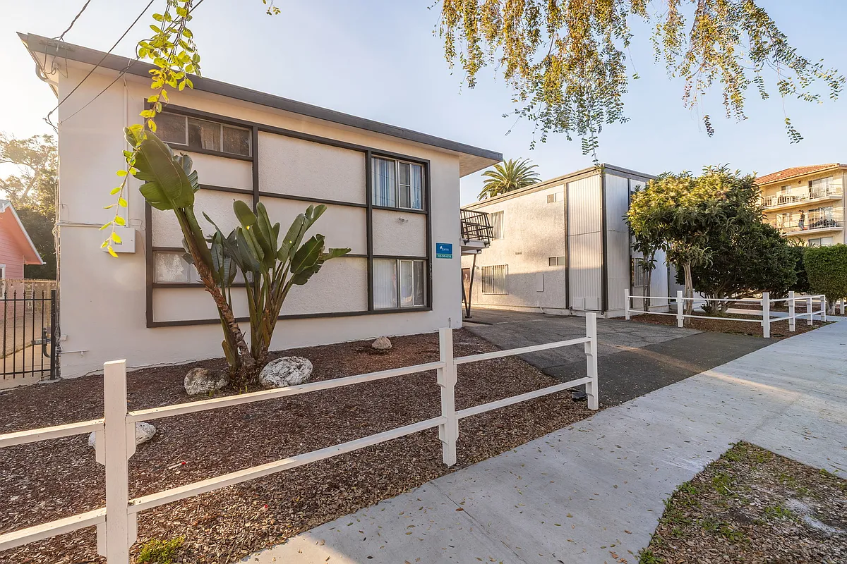 Building Photo - 2405 S Denison Ave #4