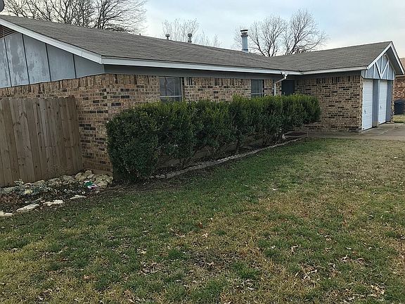 3rd image of 521 Stallion Ln