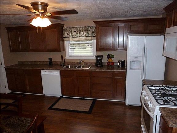 2nd image of 55120 Poplar Ave