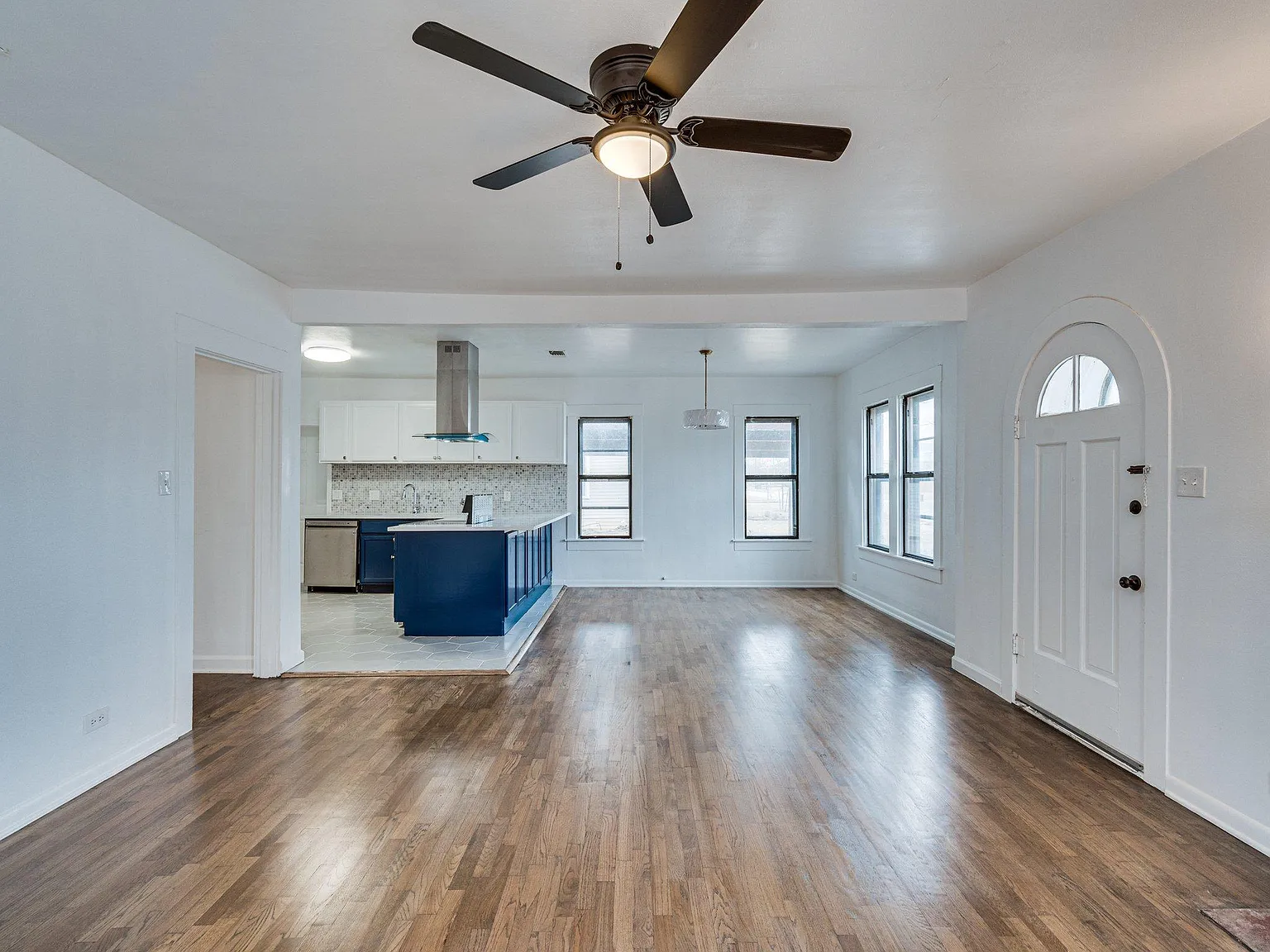 4 bed, 1648 sqft, $2,300 — Photo 3