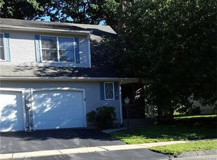 29 Waterview Dr, Windsor, CT 06095