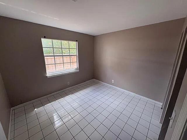 3115 Windsor Ave #1 — Photo 16
