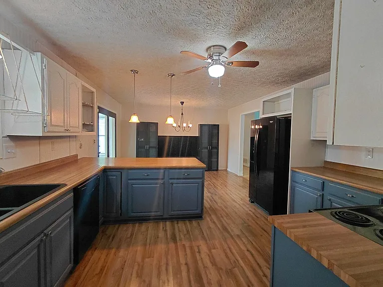 14490 Hilltop Rd — Photo 10