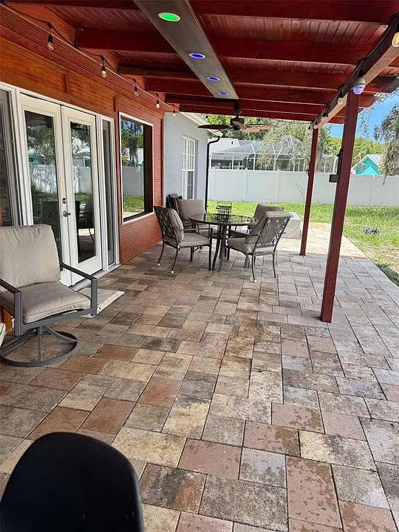 3 bed, 2.5 bath, 1492 sqft, $2,700 — Photo 2