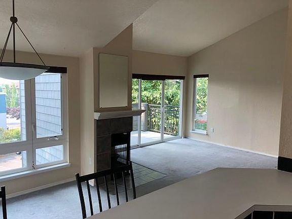 3rd image of 12014 98th Ave NE APT 302