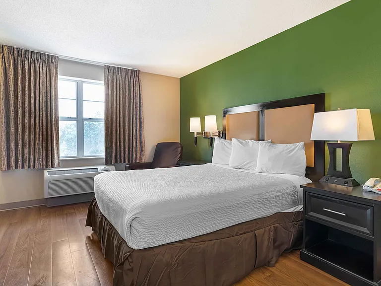 Studio Suite - 1 Queen Bed