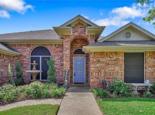 401 Sagewood Dr, Hewitt, TX 76643