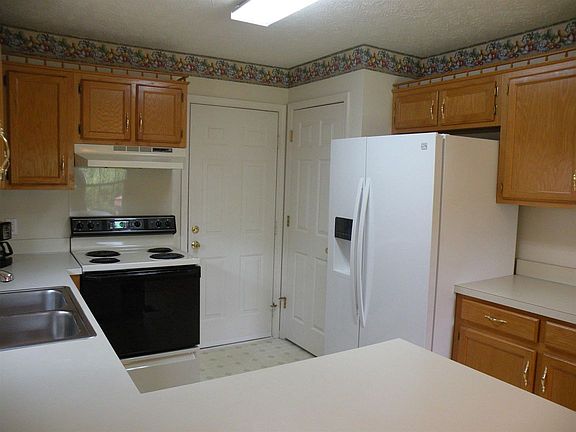 3rd image of 108 Mavella Ct