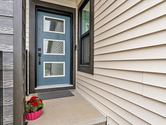 5th image of 136 30th St NW