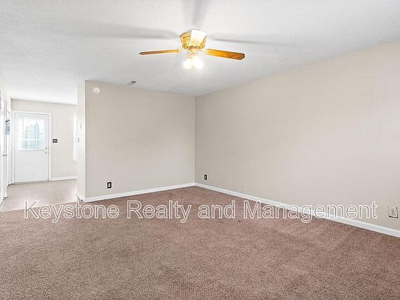 3rd image of 1630 Baltimore Dr APT C