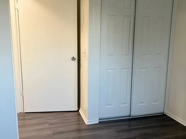 5910 Warren St — Photo 10