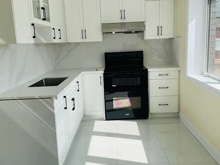 22 Rowley St — Photo 4