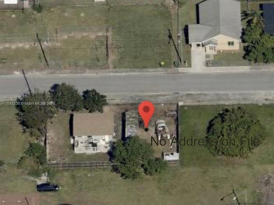 2nd image of 430 SW 6th St #6