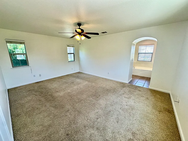 683 Castle Haven Dr — Photo 11