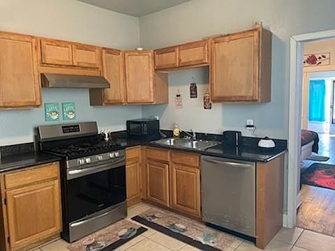 4th image of 6022-24 Burgundy St