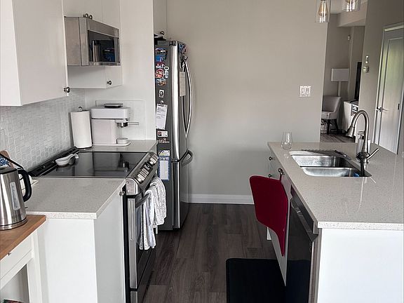 4th image of 270 Melvin Ave #20