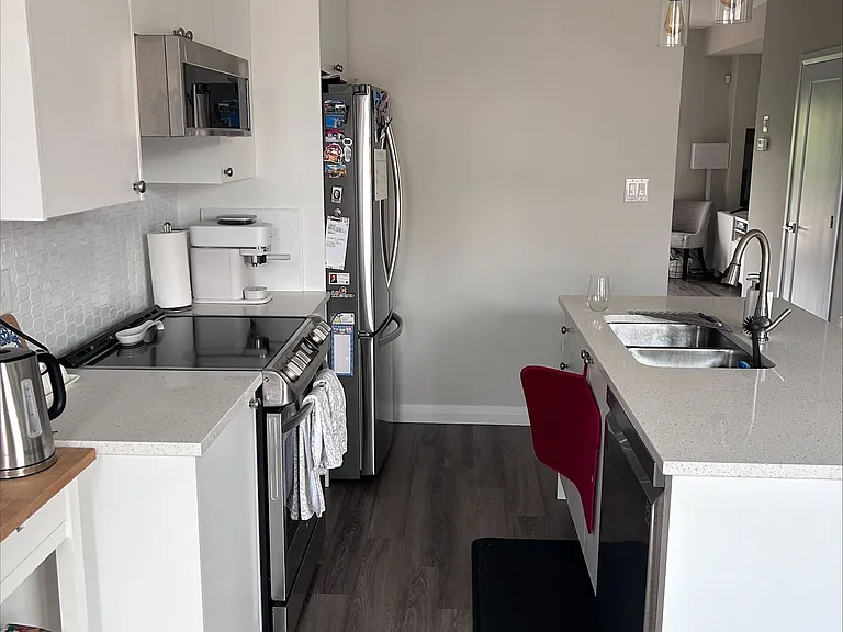 270 Melvin Ave #20 — Photo 4