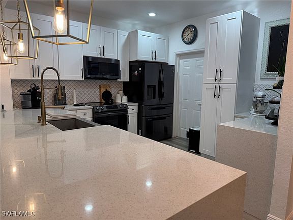 3rd image of 3340 Dandolo Cir