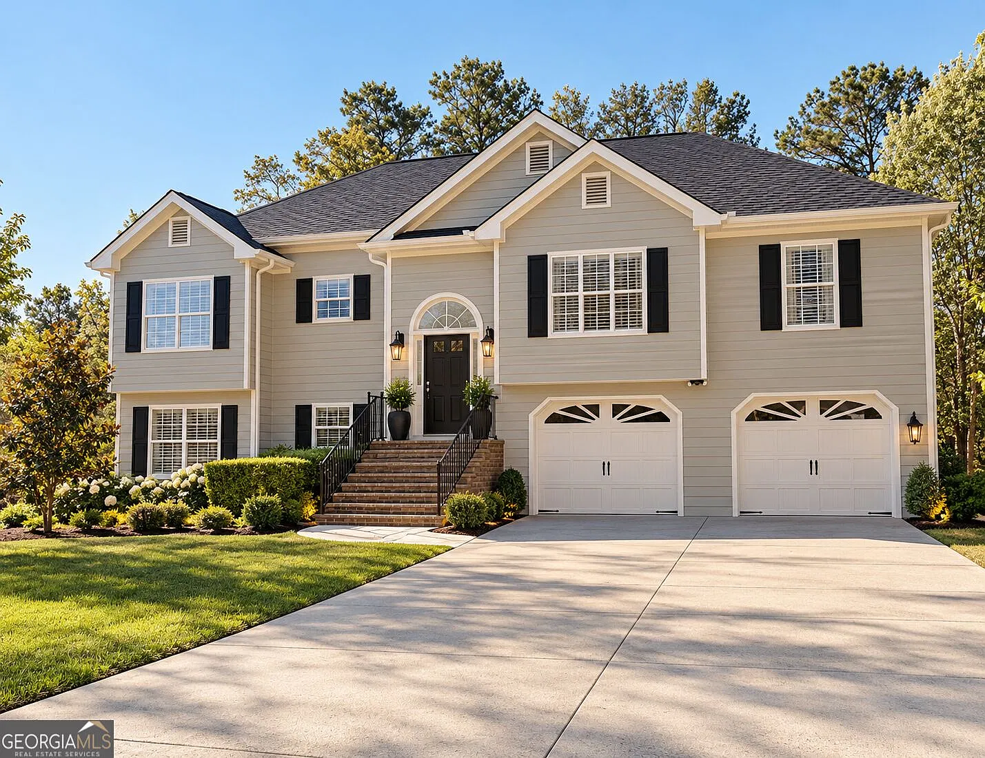 4 bed, 3.0 bath, 2839 sqft, $4,000 — Photo 1