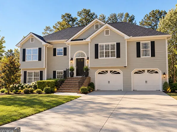 1045 Crystal Water Dr, Lawrenceville, GA 30045