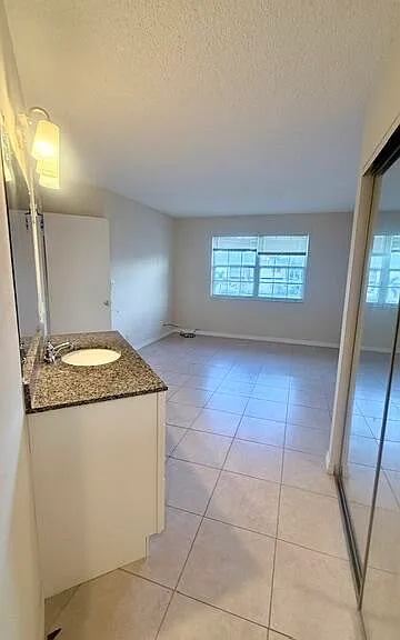 1520 SE Royal Green Cir #206 — Photo 21