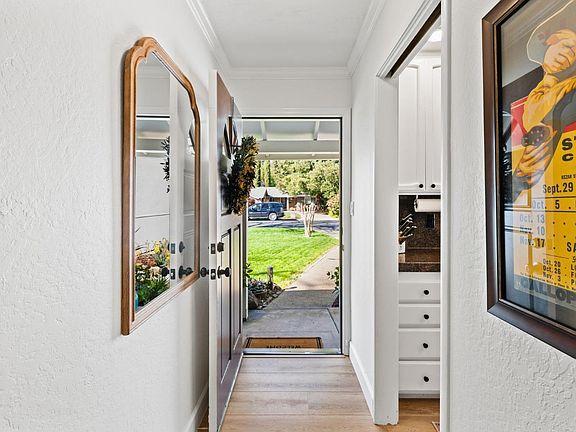 5th image of 1080 Linda Vista Avenue