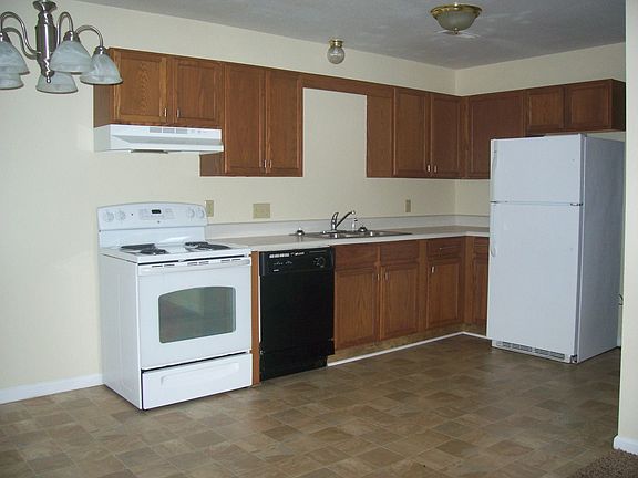 3rd image of 1431 Dutch Valley Dr