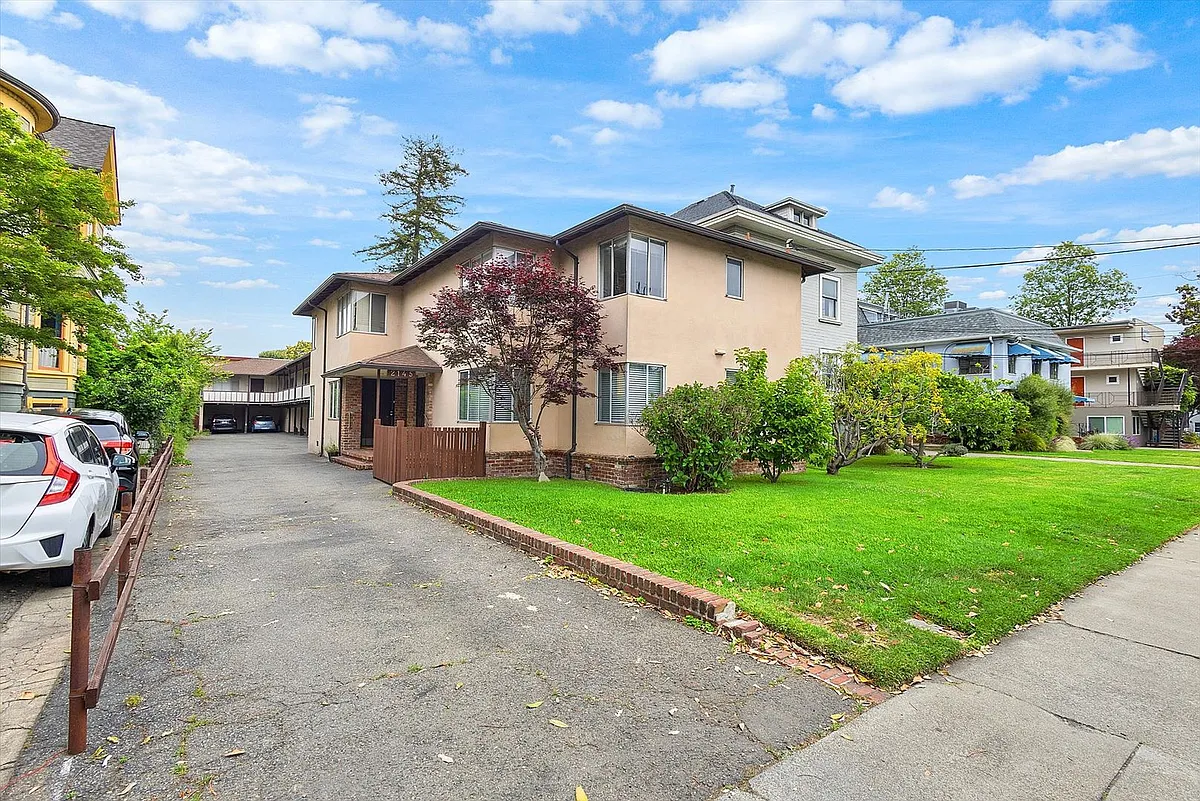 Building Photo - 2145 Santa Clara Ave #A