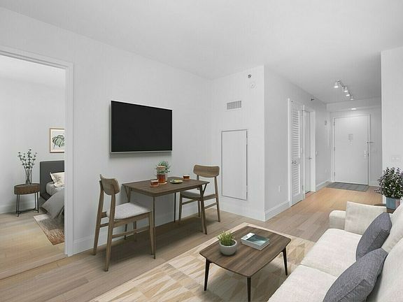 4th image of 662 Pacific St #18A