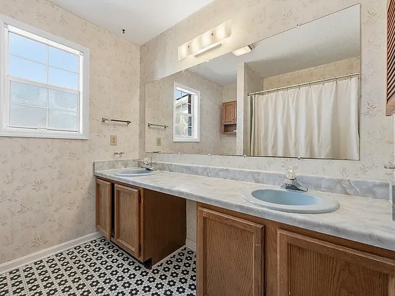 1145 Forest Dr — Photo 14