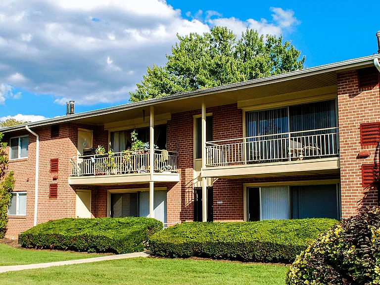 Carriage Hill Aparments