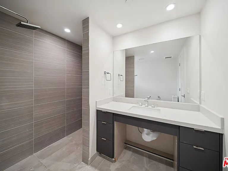 1051 S Corning St #102 — Photo 18