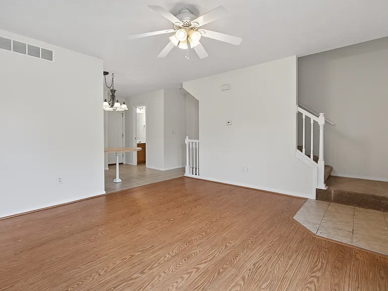 3 Ross Dr #6 — Photo 7