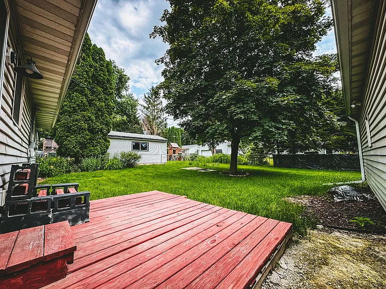 202 S Walbridge Ave — Photo 11