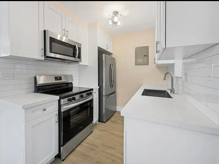 3360 NW 8th Pl — Photo 1
