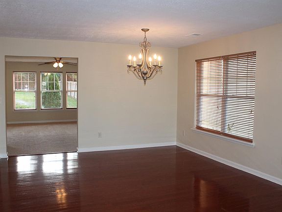 4th image of 928 Applecross Dr