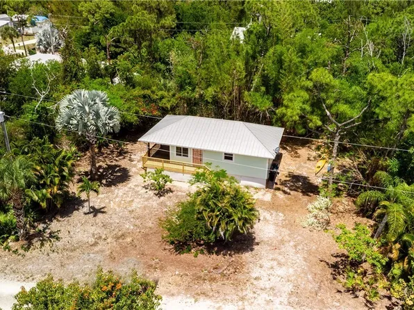 7322 Hibiscus Ave, Bokeelia, FL 33922