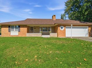 2223 W Manor Pkwy, West Peoria, IL 61604