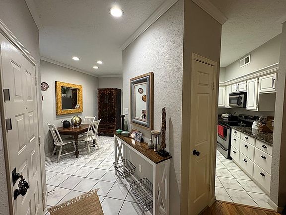 5th image of 2011 Spenwick Dr APT 511