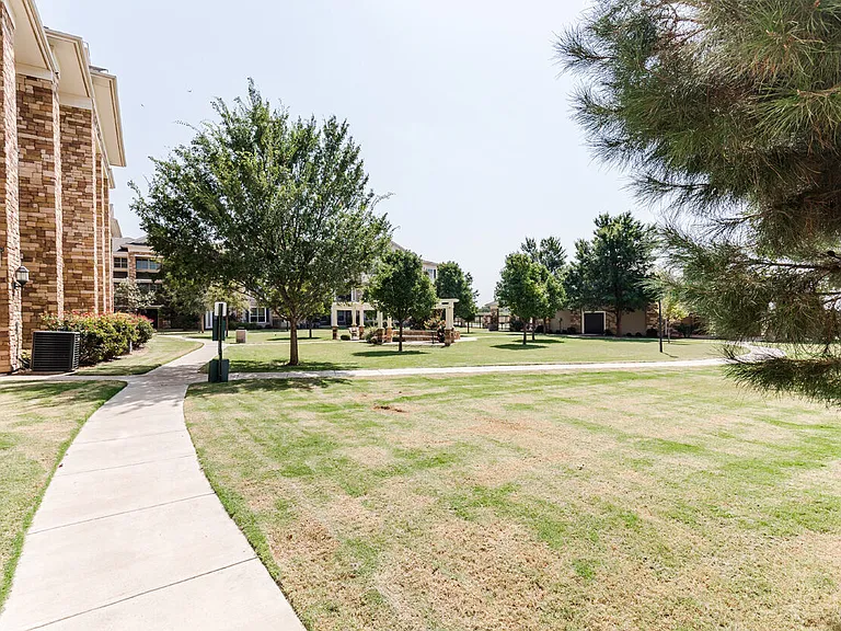 Emory — Photo 15