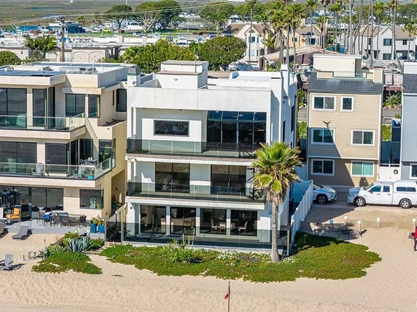 18A Surfside Ave, Seal Beach, CA 90743